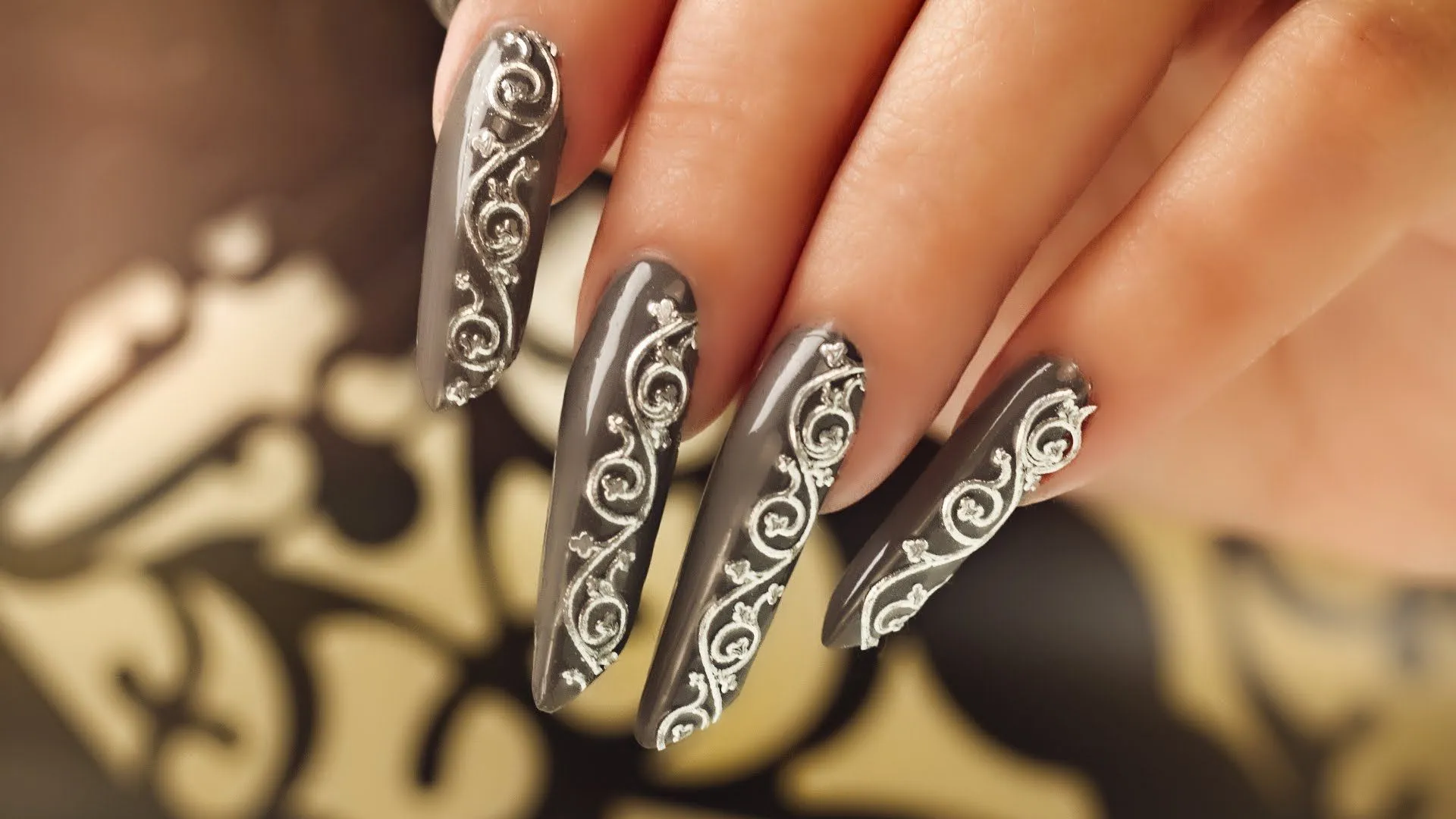 Diseño de uñas profesional